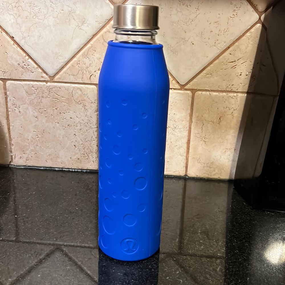 Lululemon water container